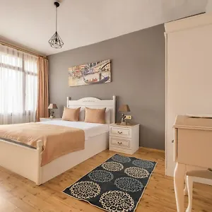 Old Town Deluxe Flats *** Antalya
